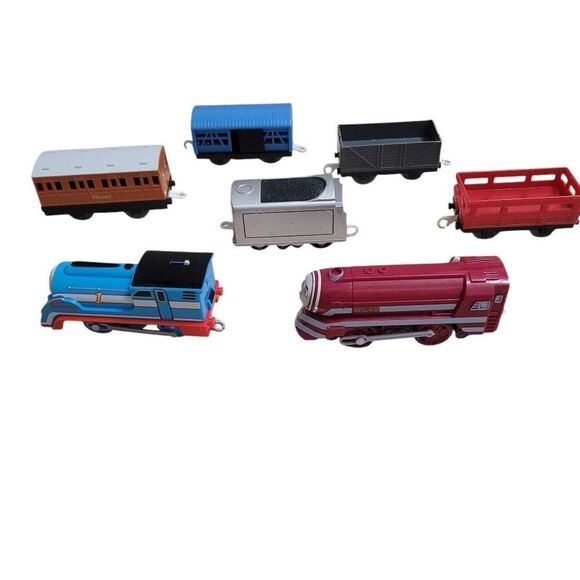 Bundle of battery operated thomas the train cars - Picture 2 of 8